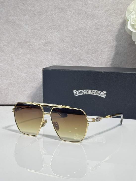 Picture of Chrome Hearts Sunglasses _SKUfw79760874fw